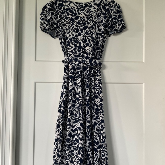 BCBGMaxazria Womens Wrap Dress Size XS Floral Navy White Short Sleeve - Picture 2 of 6